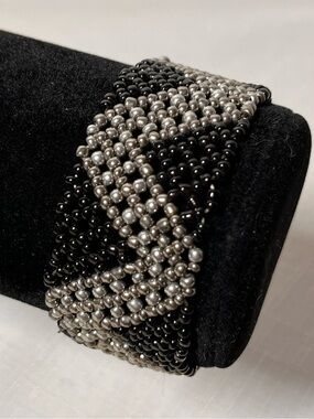 Vintage Black and Silver Beaded Chevron Bracelet. Stretch
